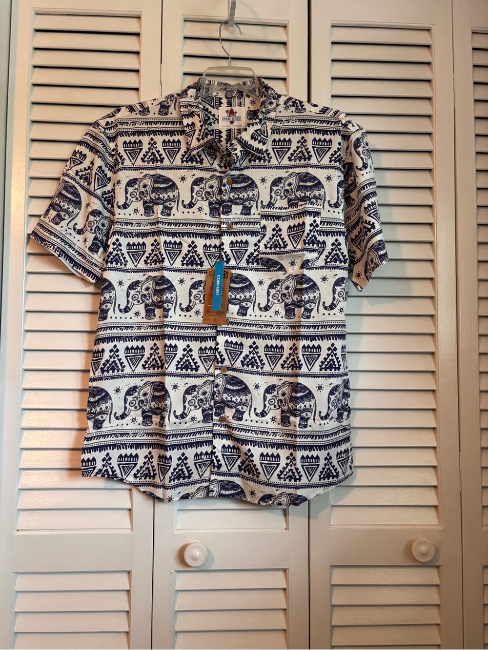 Urban Shores Men's Casual Short-Sleeve Elephant Print Button-Down Shirt
